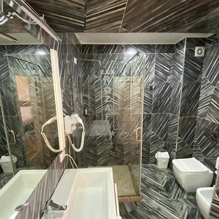 Rozafa Hotel 4*