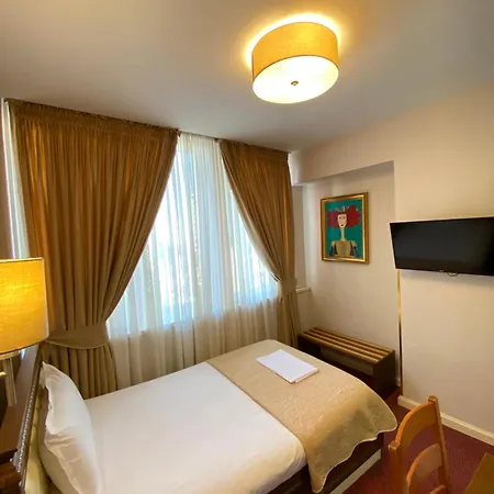 Hotell Rozafa