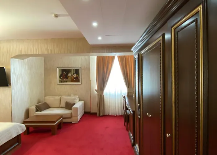 Отель Rozafa 4*